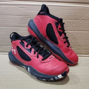 Size 4.5 Boys Red Under Armour Sneaker